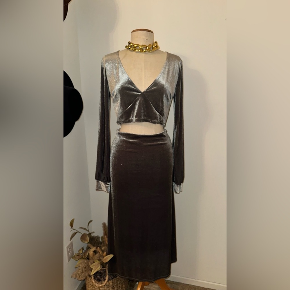 Ellashé Chic Velour Skirt Set - Date Night ❤️